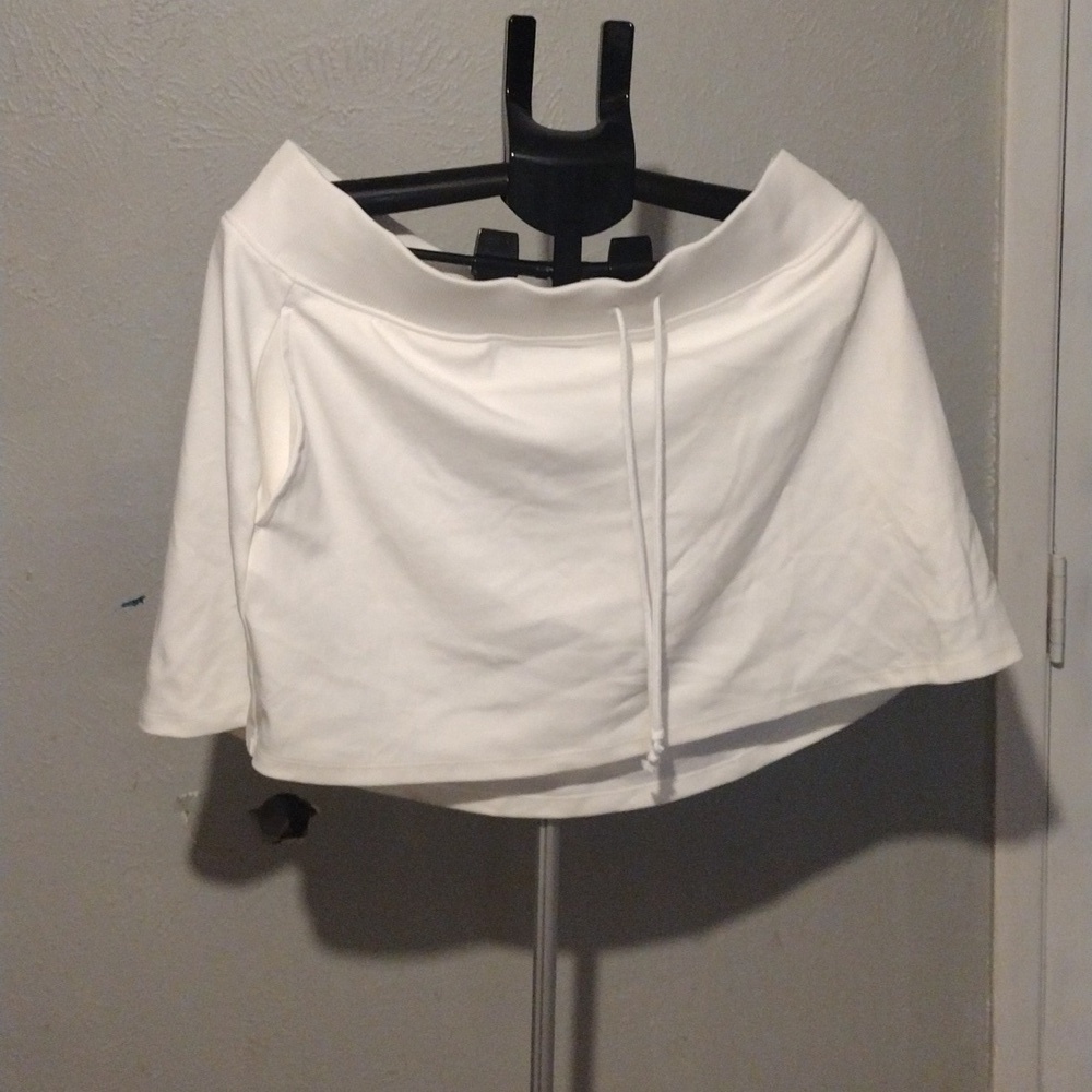 New With Tags Wild Fable Stylish White Shorts with Drawstring Detail (Size XXL)